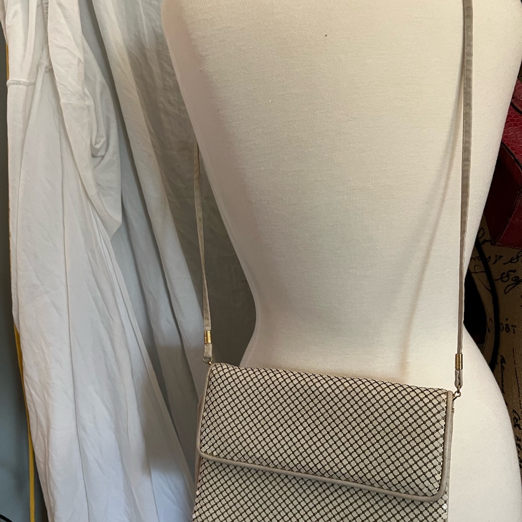 Vintage Whiting & Davis Ivory Mesh Purse